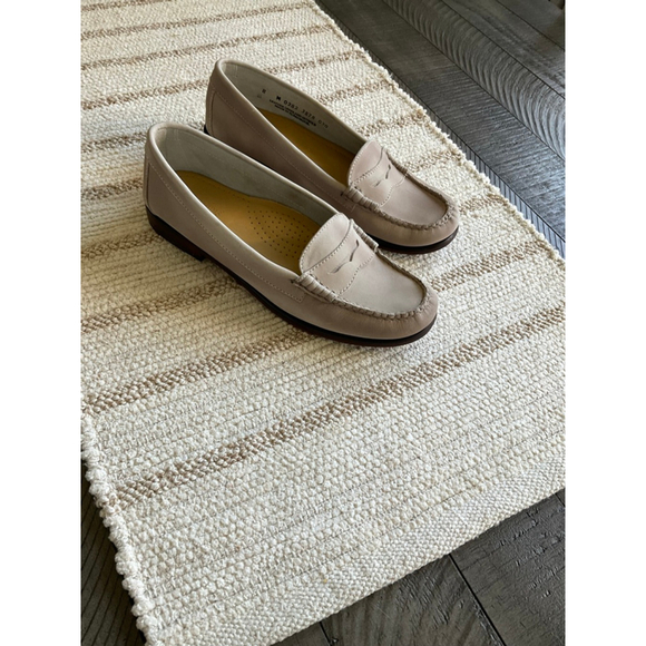 GH Bass Weejuns Penny Loafers Beige Leather Women’s Size 8 Classic Moc Toe - Picture 2 of 6